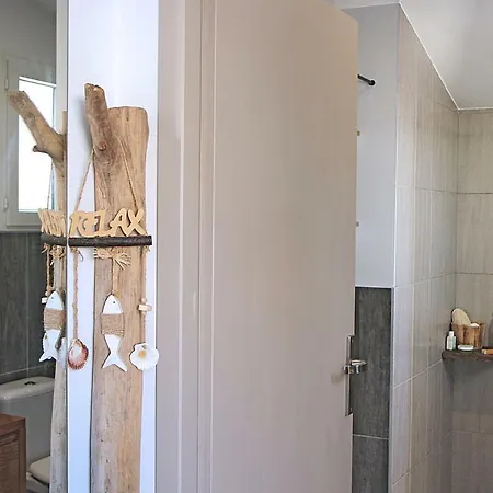 Cocoon, Le Cottage.